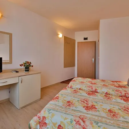 Hotel Family Efos 3*